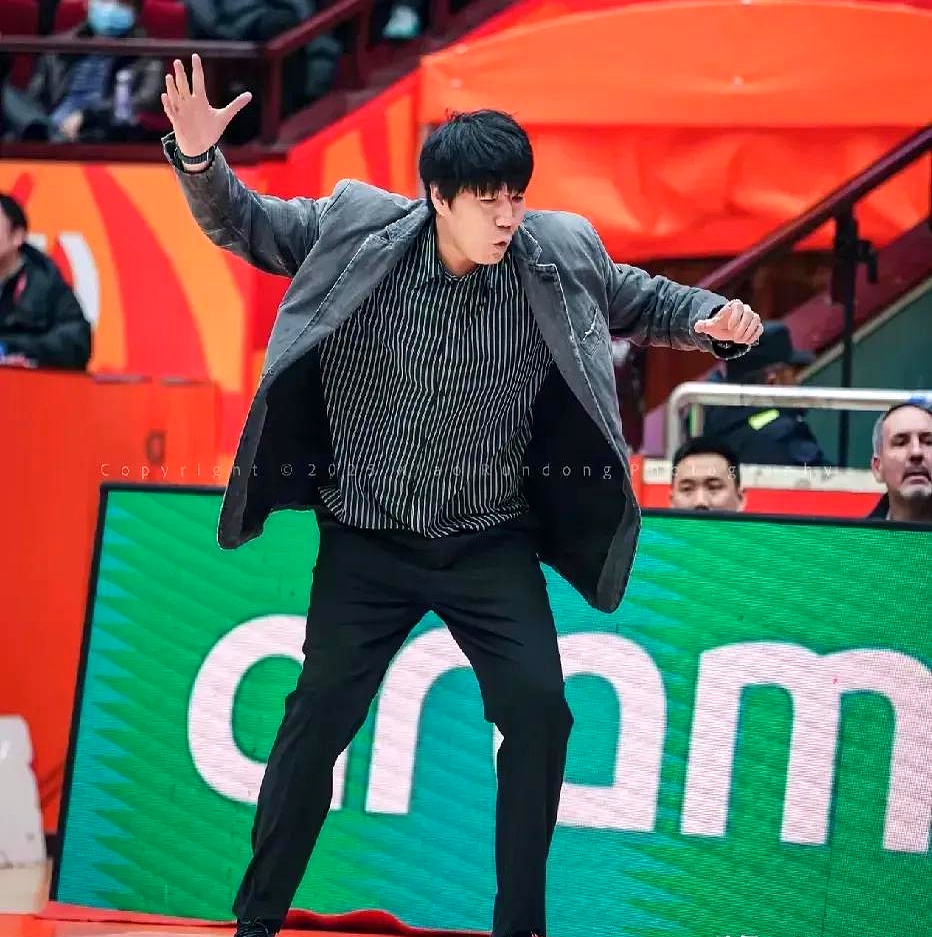 转会期突围战来临，山东男篮围绕CBA季后赛止住颓势，气氛紧张，轮换策略成焦点的简单介绍-九游体育娱乐